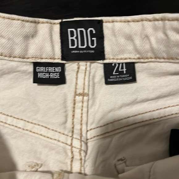 Worn twice! Size 24, and are girlfriend high rise jeans. - Picture 2 of 4